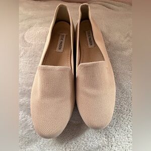 Steve Madden Women's beige flats / Loafers size 8